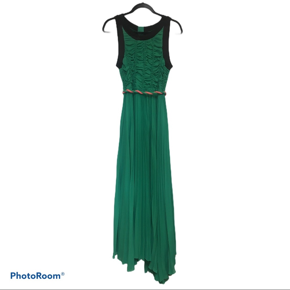 💚Green Belted Pleated Maxi Dress